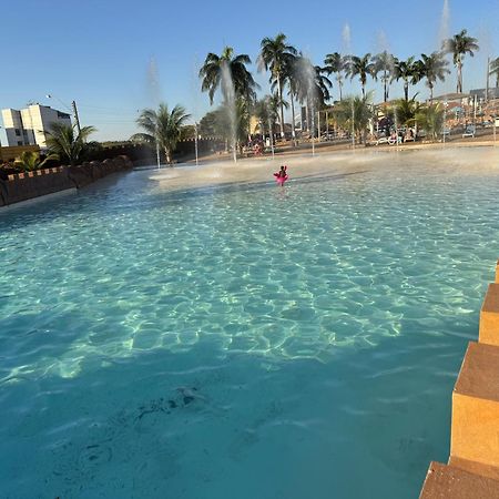 Acquaville Flat E Parque Aquatico Caldas Novas Ngoại thất bức ảnh