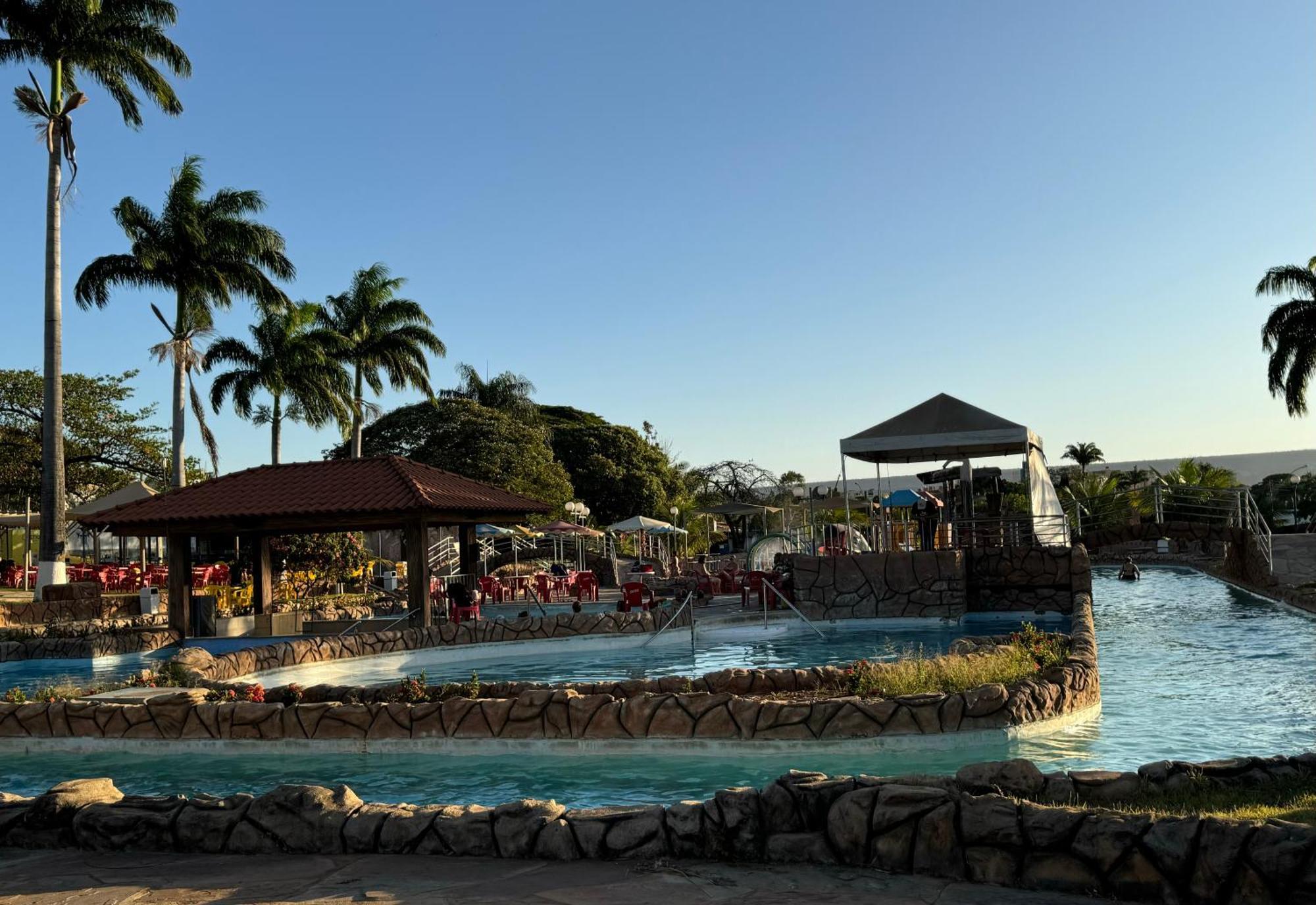 Acquaville Flat E Parque Aquatico Caldas Novas Ngoại thất bức ảnh