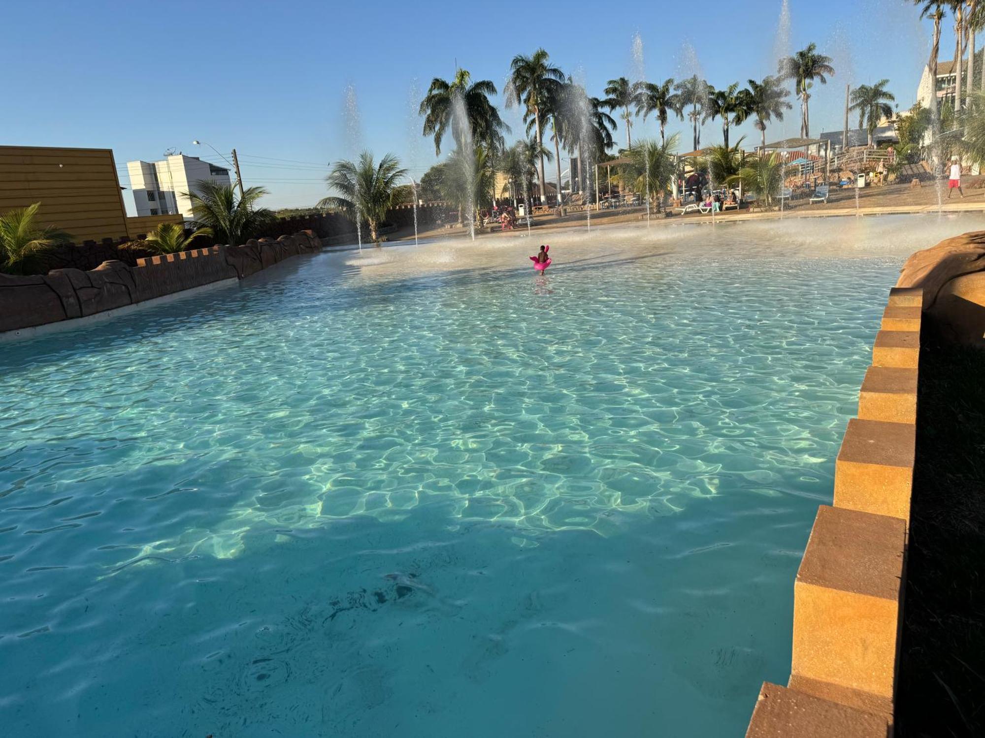 Acquaville Flat E Parque Aquatico Caldas Novas Ngoại thất bức ảnh